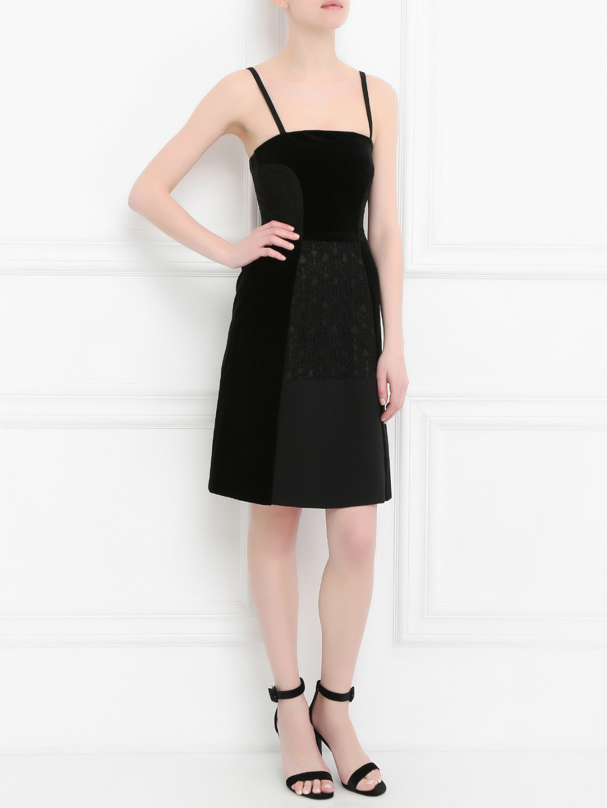 Платье-футляр из бархата и кружева Moschino Cheap&Chic  –  Модель Общий вид  – Цвет:  Черный