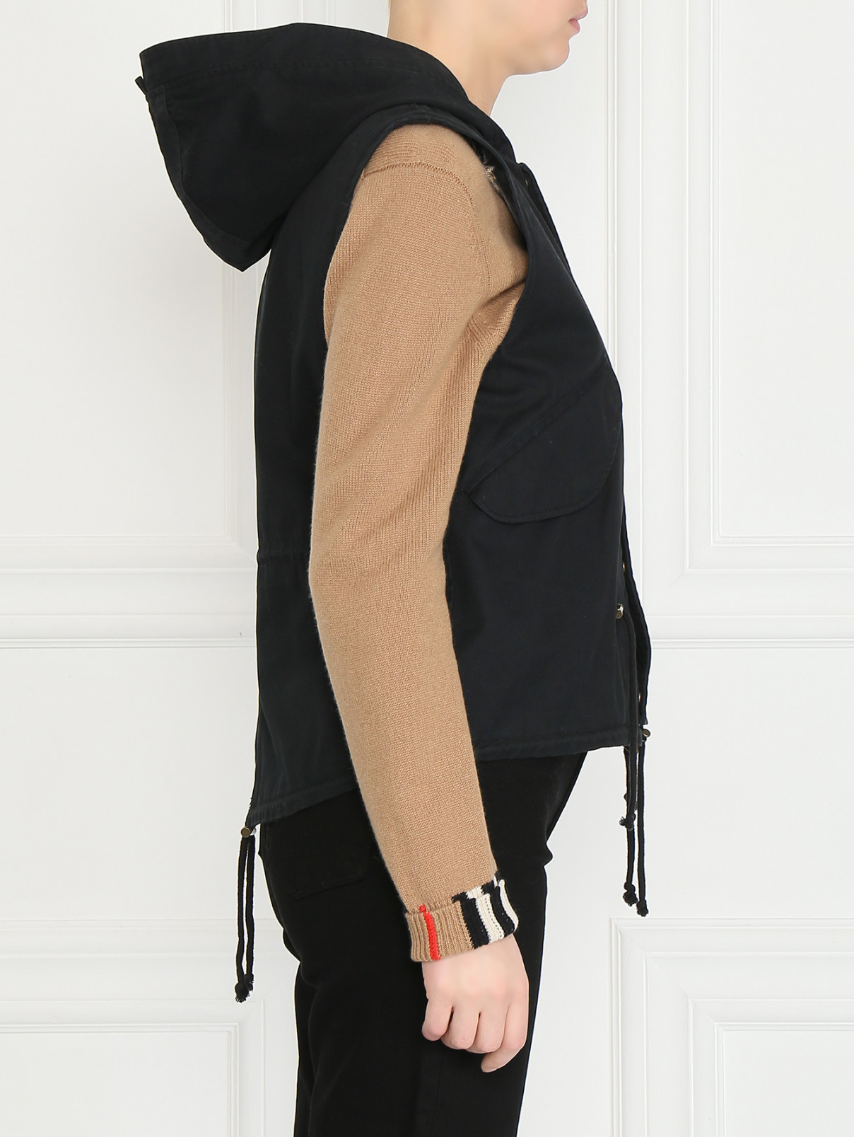 Жилет на молнии с капюшоном Alessandra Chamonix  –  МодельВерхНиз2  – Цвет:  Черный